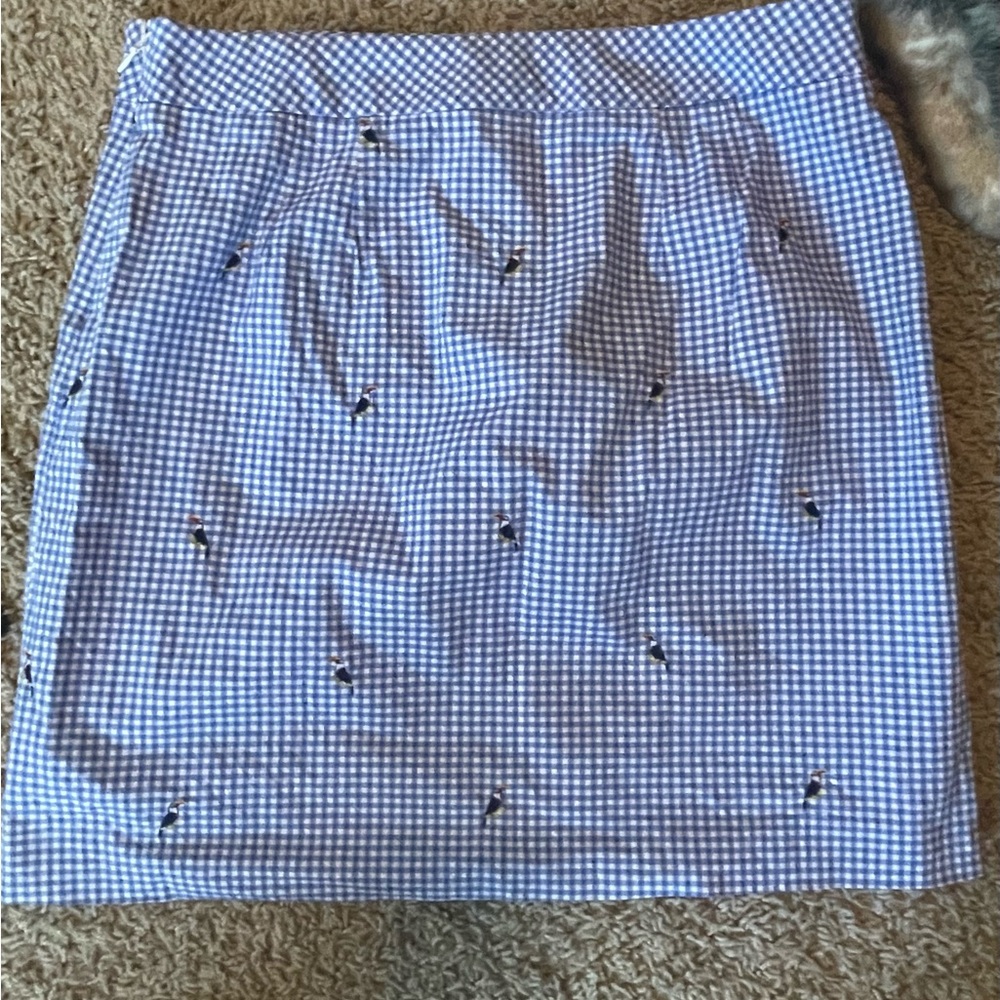 Talbot Woman’s Skirt zips on the side in SZ 8P in gently used condition